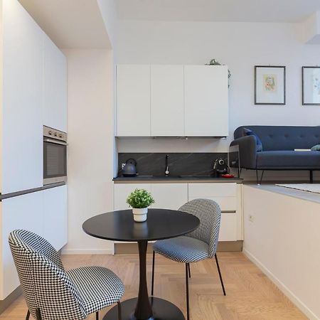 I Host Apartment - Val Strona Milan Bagian luar foto