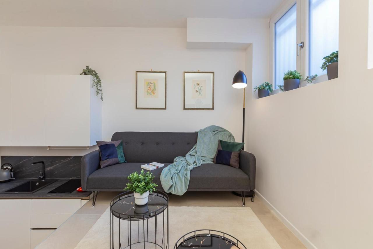 I Host Apartment - Val Strona Milan Bagian luar foto