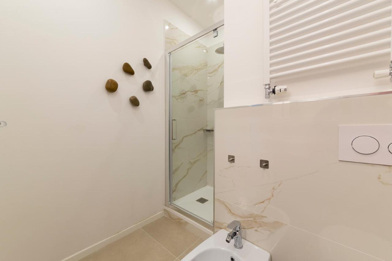 I Host Apartment - Val Strona Milan Bagian luar foto