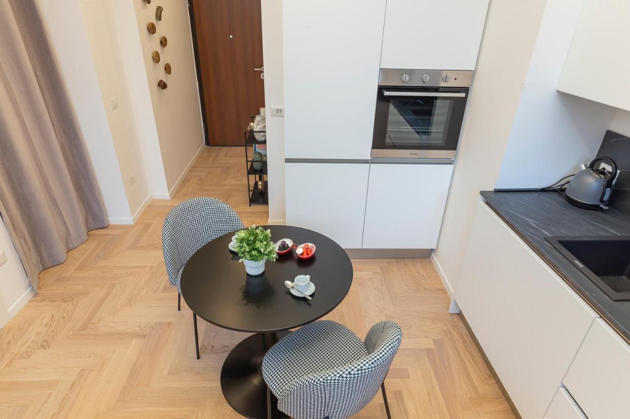 I Host Apartment - Val Strona Milan Bagian luar foto