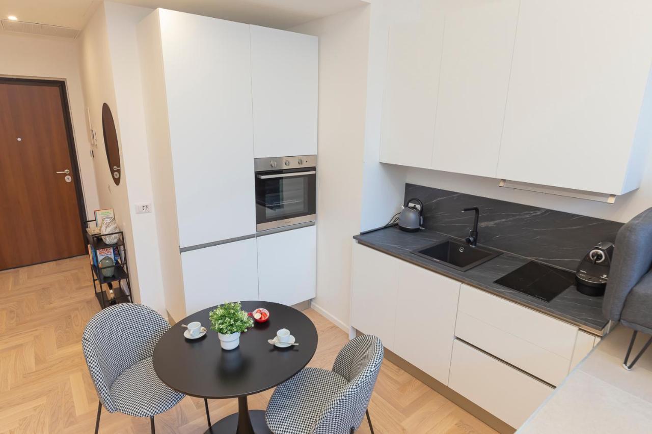 I Host Apartment - Val Strona Milan Bagian luar foto