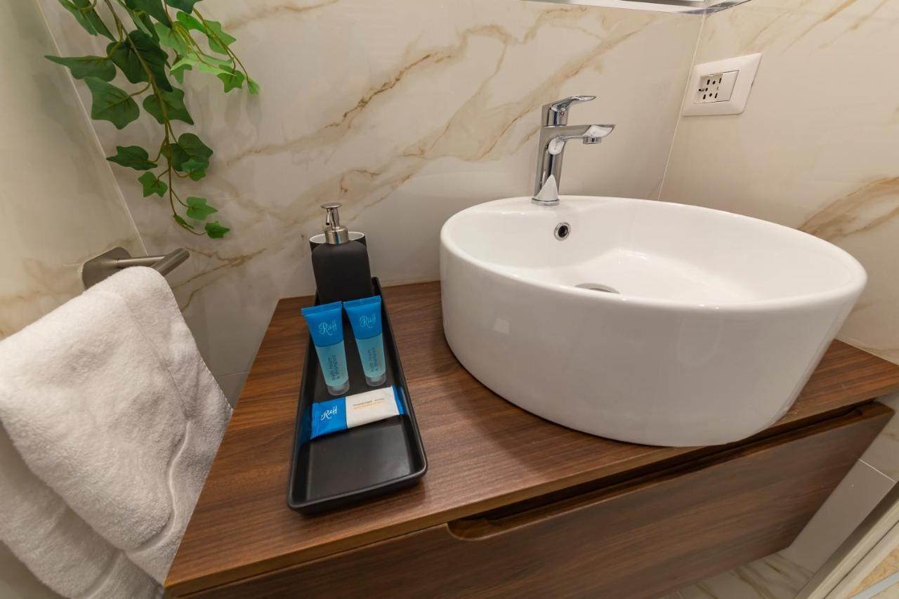 I Host Apartment - Val Strona Milan Bagian luar foto