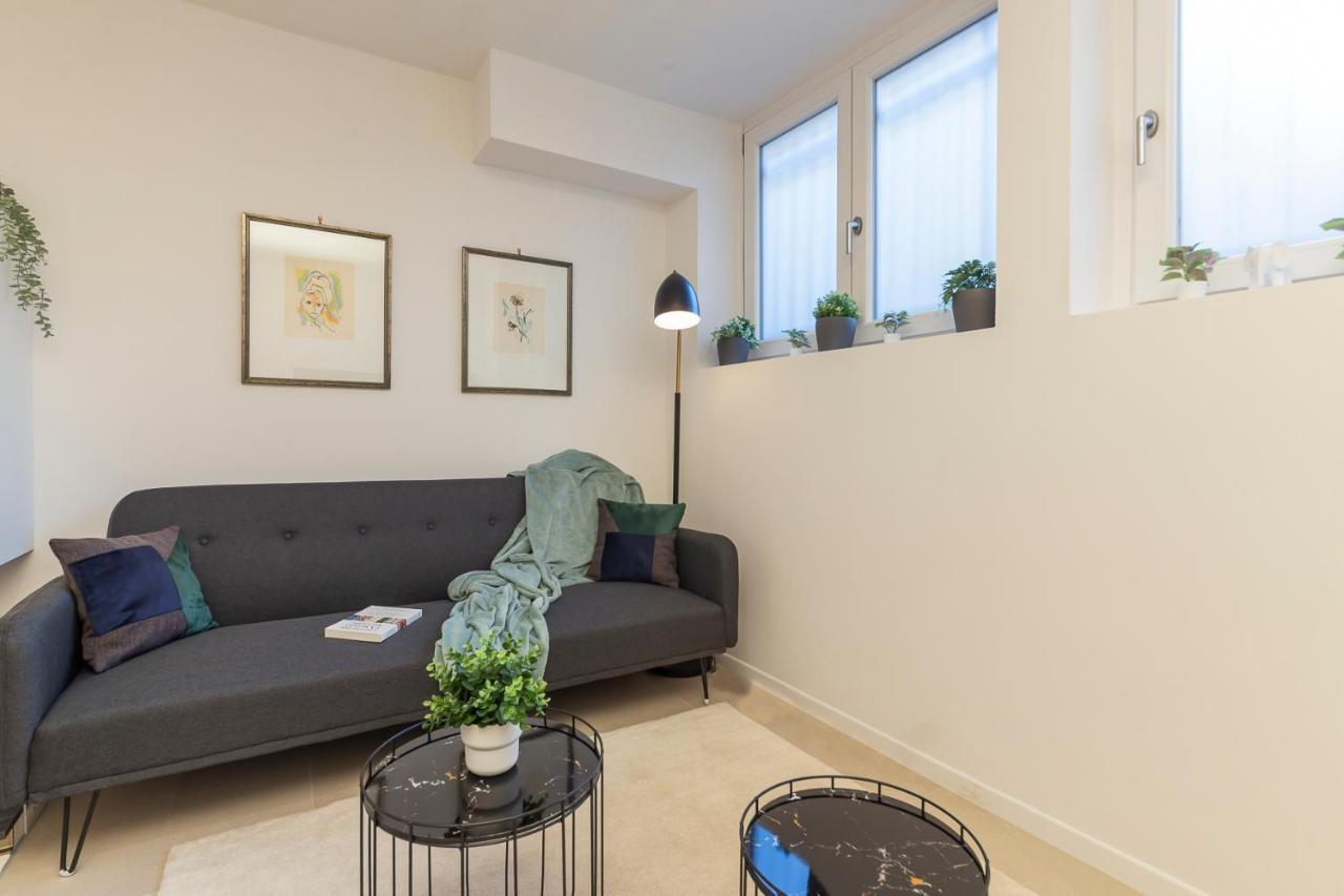 I Host Apartment - Val Strona Milan Bagian luar foto